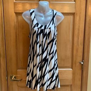 Black and white Tunic Top